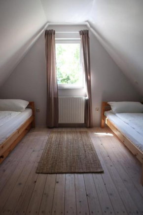 Lütt Hus Rügen, Ferienhaus in Strandnähe, Garz/Rügen